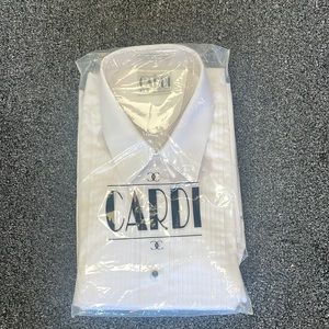 Cardi pleated spread collar tuxedo shirt size 17.5 x 38/39, poly cotton,